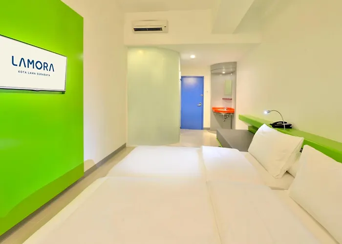 POP! Hotel Stasiun Kota Surabaya